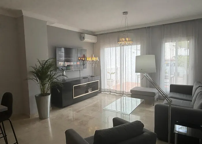 Apartamentos Abril